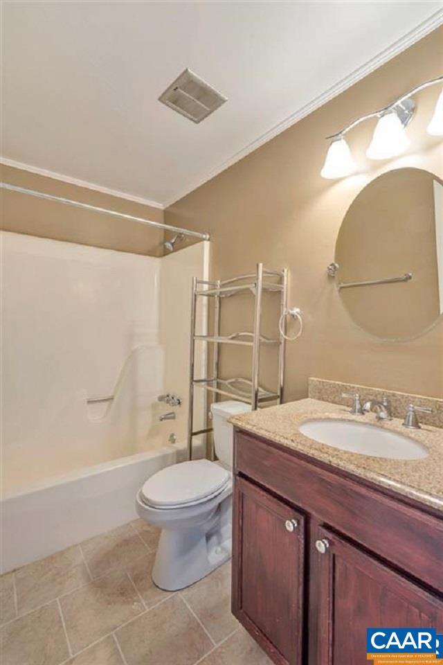 Building Photo - 328 Harvest Dr