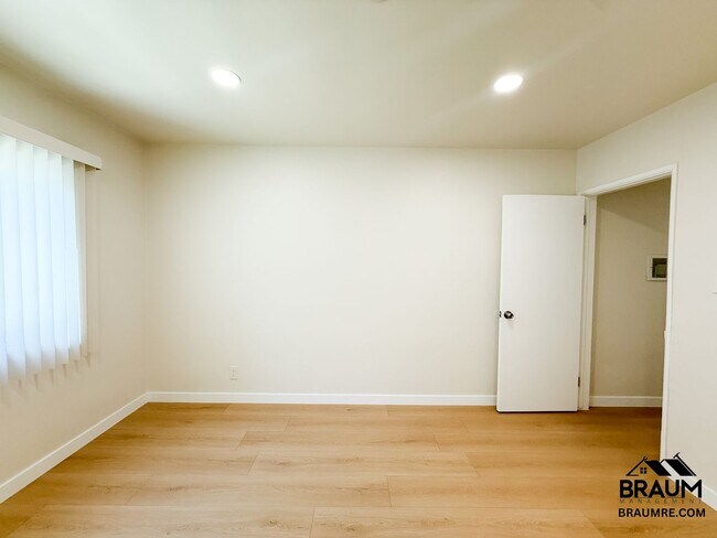 Building Photo - 7339 Woodman Ave