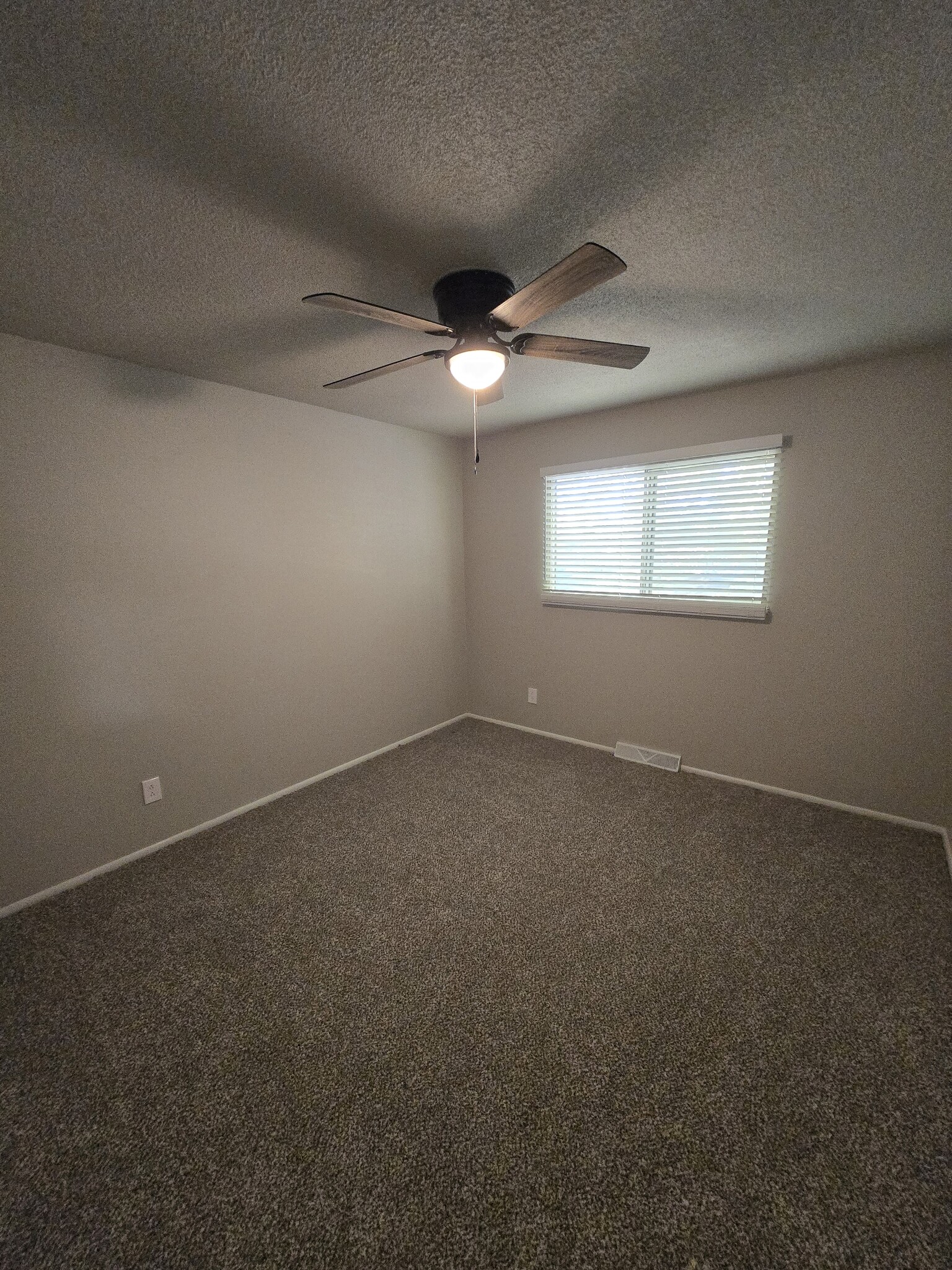 Building Photo - 4711 Bella Dr