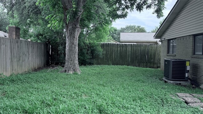 Building Photo - 15507 Mira Monte Dr