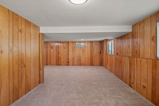 Building Photo - 4 Bed 3 Bath Home in Cul-de-sac with Massive 18X40 insulated shop