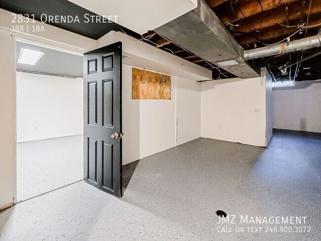 Building Photo - 2831 Orenda St