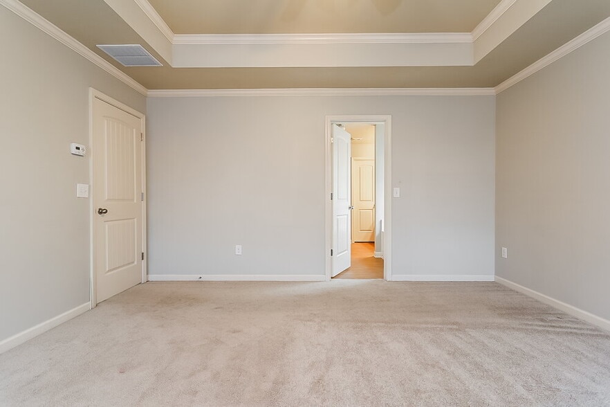 Building Photo - 494 Lobdale Falls Dr