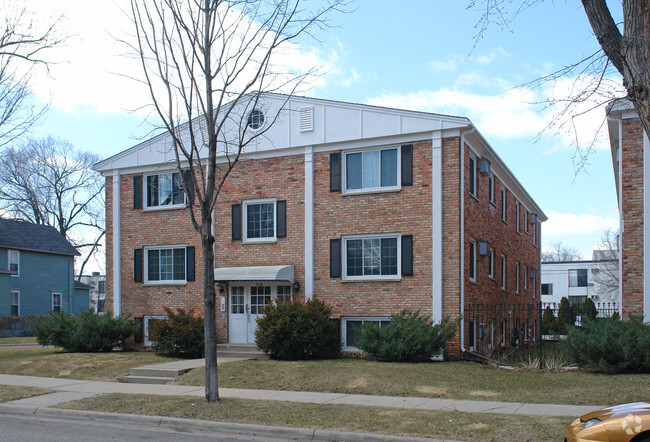 Primary Photo - 2516 Grand Ave S