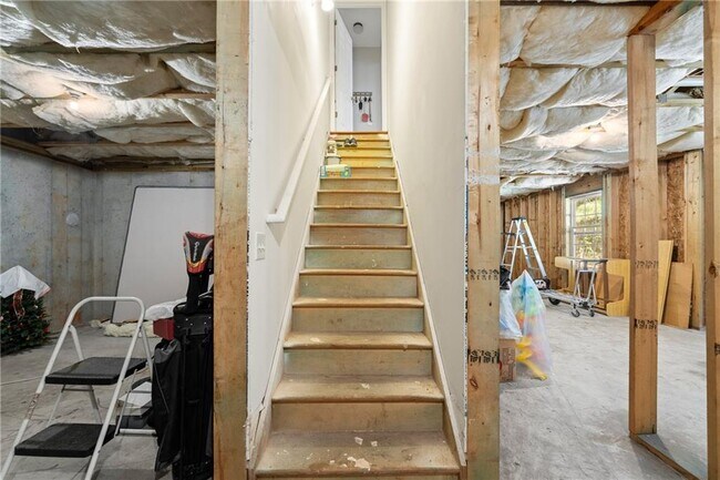 Building Photo - 3751 Roxfield Dr NE