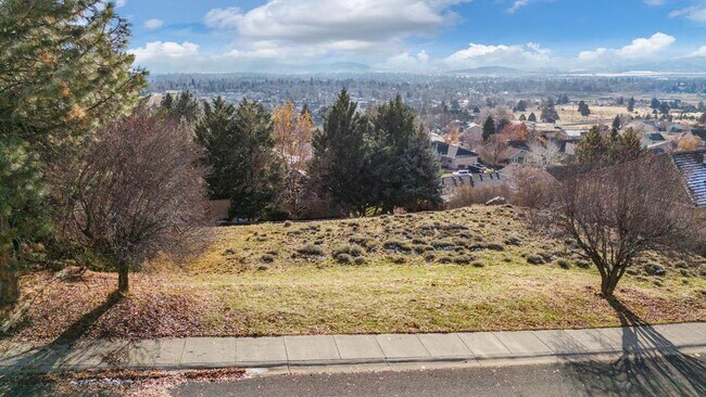 Building Photo - 5663 Basin View Dr
