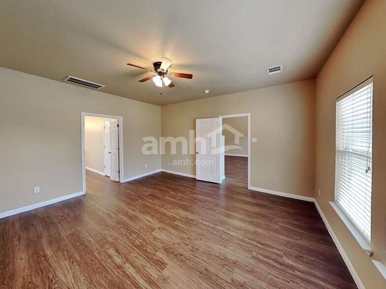 Building Photo - 3723 Holden Ct