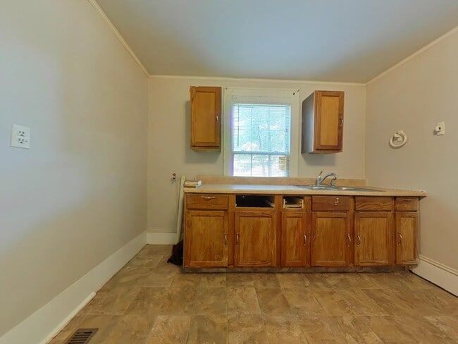 Building Photo - 224 N Dunleith Ave