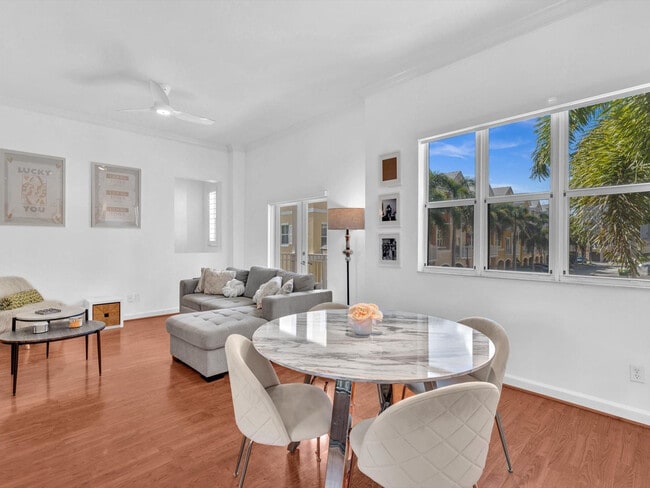 Building Photo - 2329 Vintage Dr