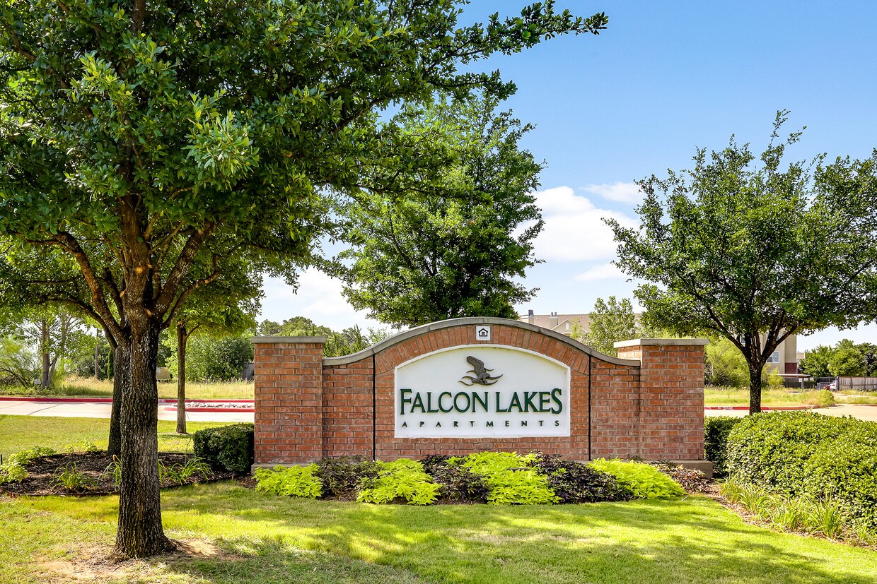 Falcon Lakes Arlington
