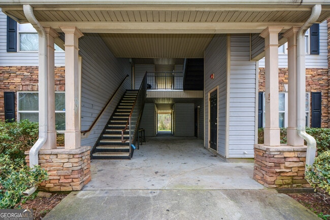 Building Photo - 4101 Fairington Club Dr