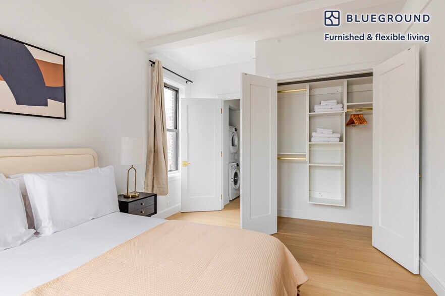 Building Photo - 244 W 72nd St