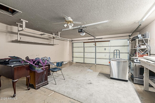 Building Photo - 8820 W Alice Ave