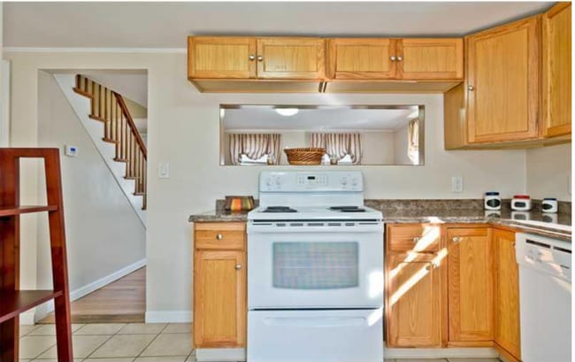 Building Photo - 157 Evans St