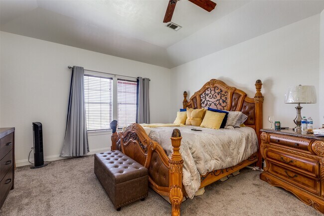 Building Photo - 8 Cypress Point Ct