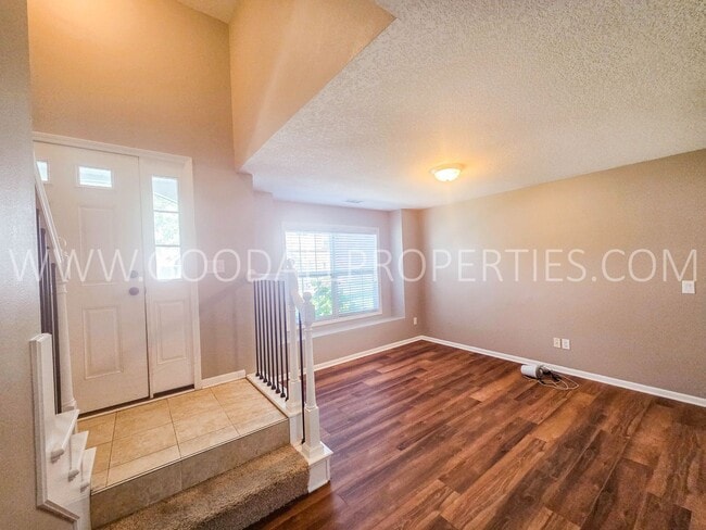 Building Photo - 9140 Greenspire Dr