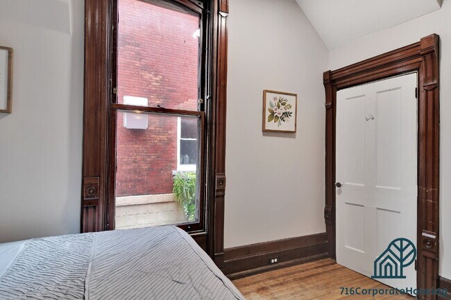 Building Photo - Furnished 2-Bedroom Lower Apartment on Prospect Ave