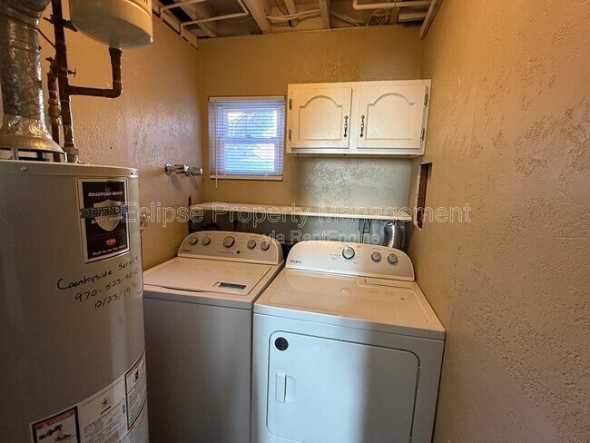 Building Photo - 2810 Bookcliff Ave