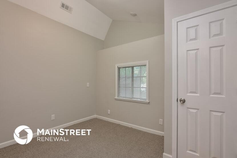 Building Photo - 295 Highland Cir