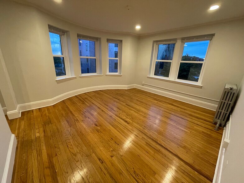 Building Photo - 119 Highland Ave