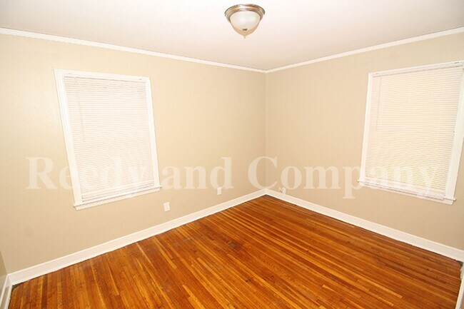 Building Photo - 1555 S Perkins Rd