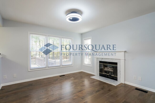 Building Photo - Spacious 3-Bed, 2.5-Bath Single Family Home with Modern Finishes & Back Deck