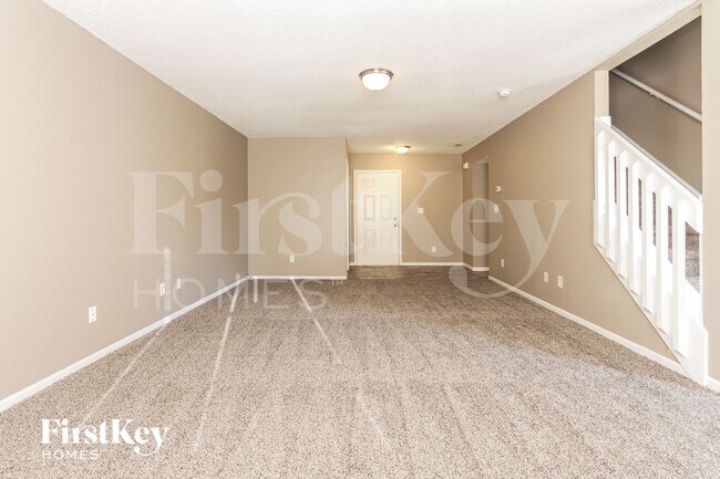 Building Photo - 1820 Long Lake Dr