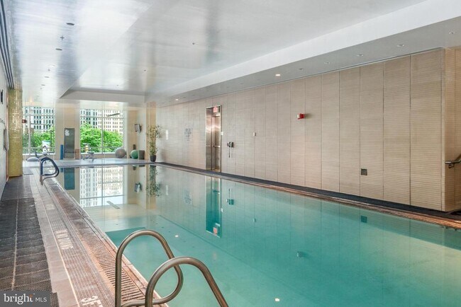 Building Photo - 1414 S Penn Square