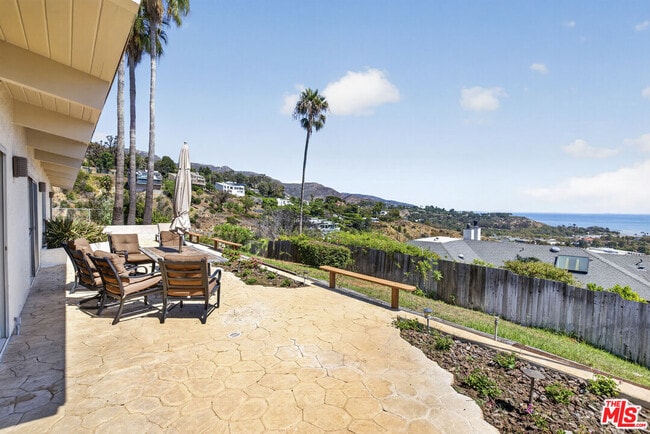 Building Photo - 23907 Malibu Knolls Rd