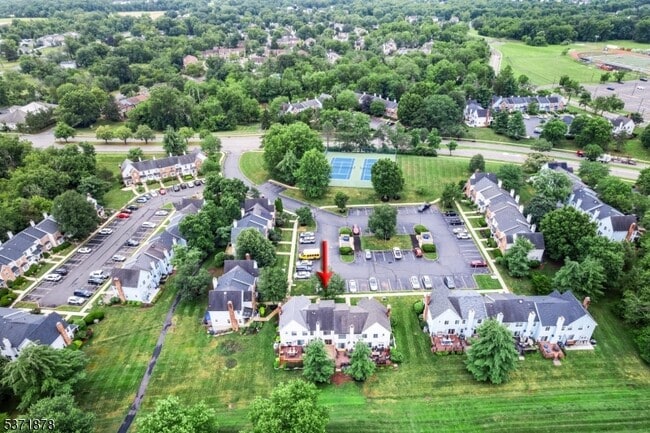 Building Photo - 73 Crickhollow Ct