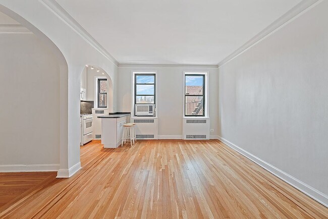 Building Photo - 25-40-40 31st Ave