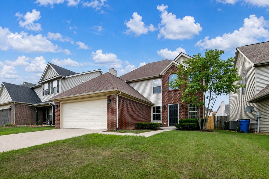 Building Photo - 565 Wellington Gardens Dr