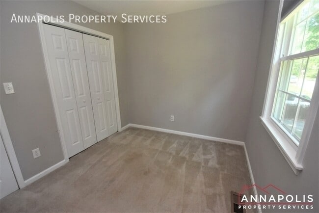 Building Photo - 442 Poplar Ln