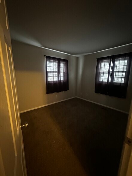 Building Photo - 8217 Park State Dr