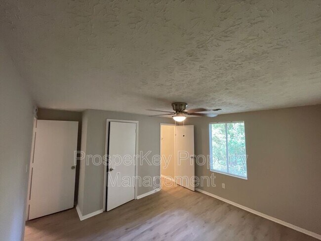 Building Photo - 7613 Suwannee Ct