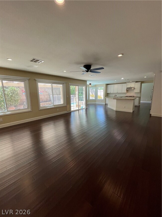 Building Photo - 271 Pointe Ranier Ave