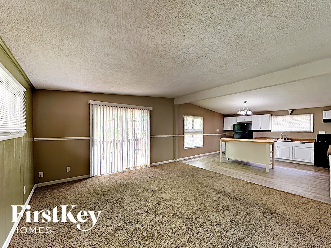 Building Photo - 805 Robinwood Dr