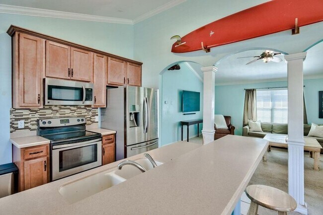 Building Photo - PRICE DROP!! Great 3-bedroom Florida cottage located in the heart of the Town of Santa Rosa