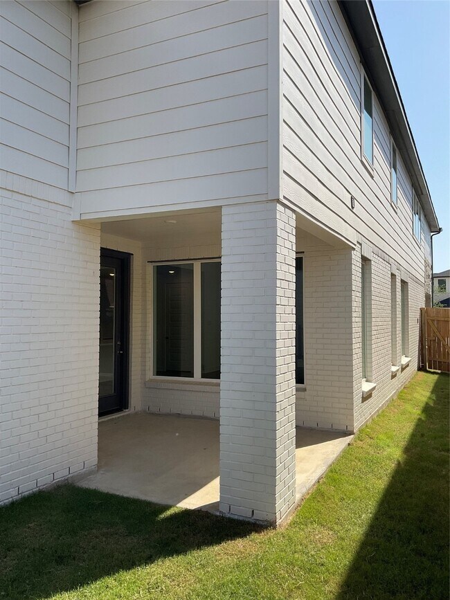 Building Photo - 7311 Blue Gentiana Ln