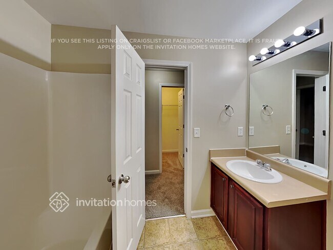 Building Photo - 114 Hidden Creek Dr