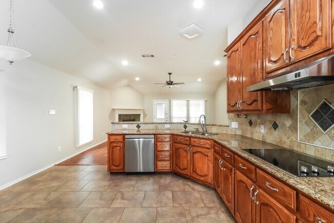 Building Photo - 7824 Blossom Dr