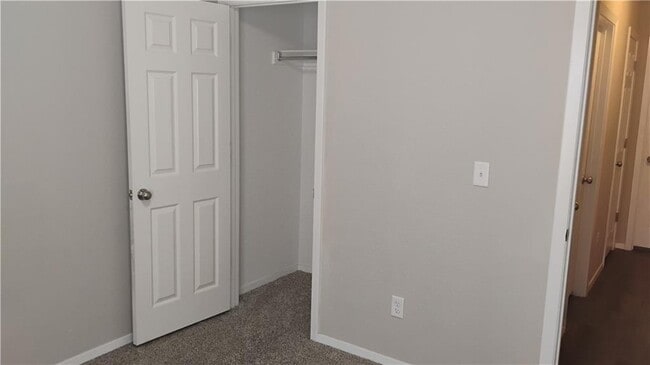 Building Photo - 1701 Forest Dr