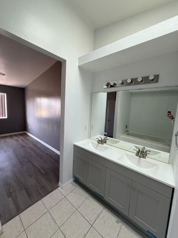 Building Photo - 363 Caribbean Dr