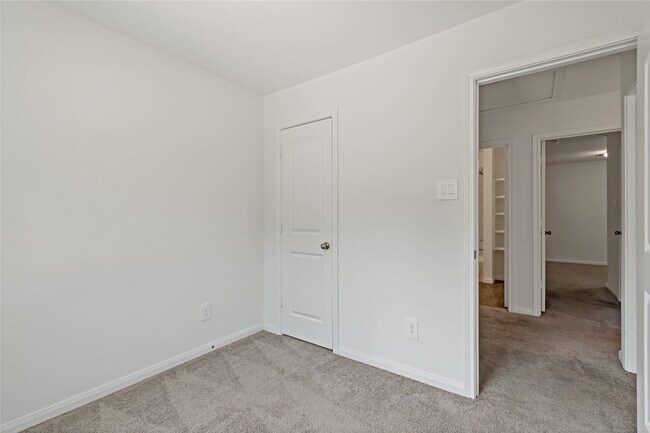 Building Photo - 264 Pin Oak