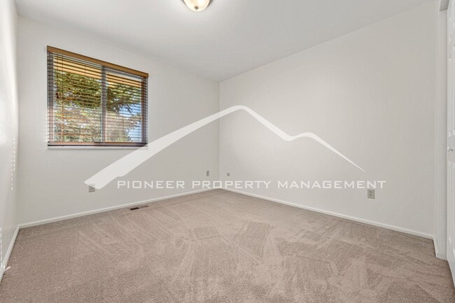 Building Photo - Spacious Home with Central AC and Fenced Yard