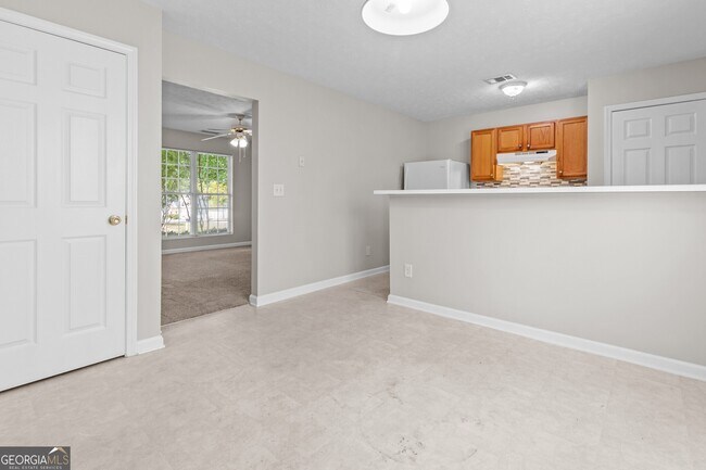 Building Photo - 2284 Oakland Spring Dr