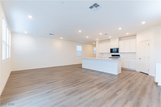 Building Photo - 3587 Mascali Ave