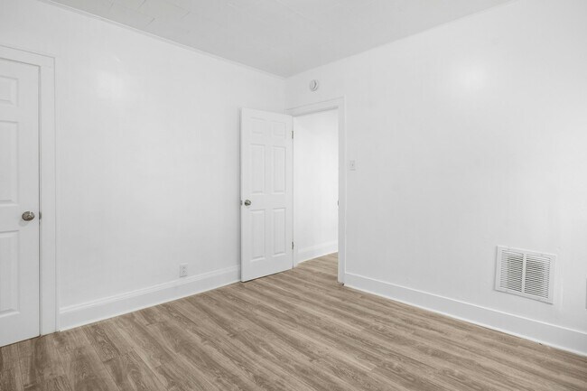 Building Photo - 13500 3rd Ave