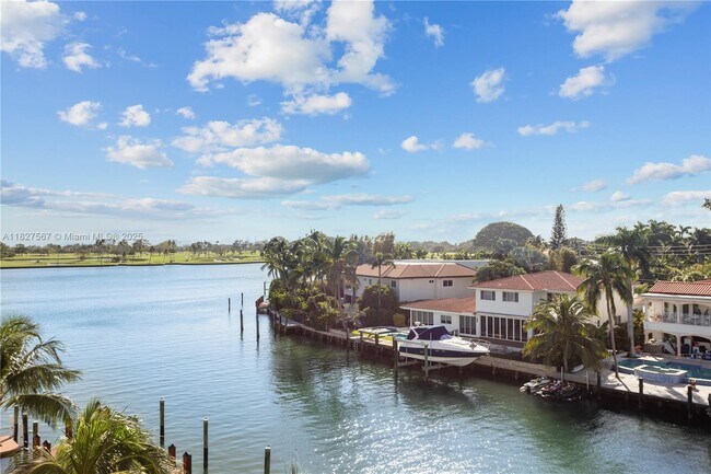 Building Photo - 9440 W Bay Harbor Dr