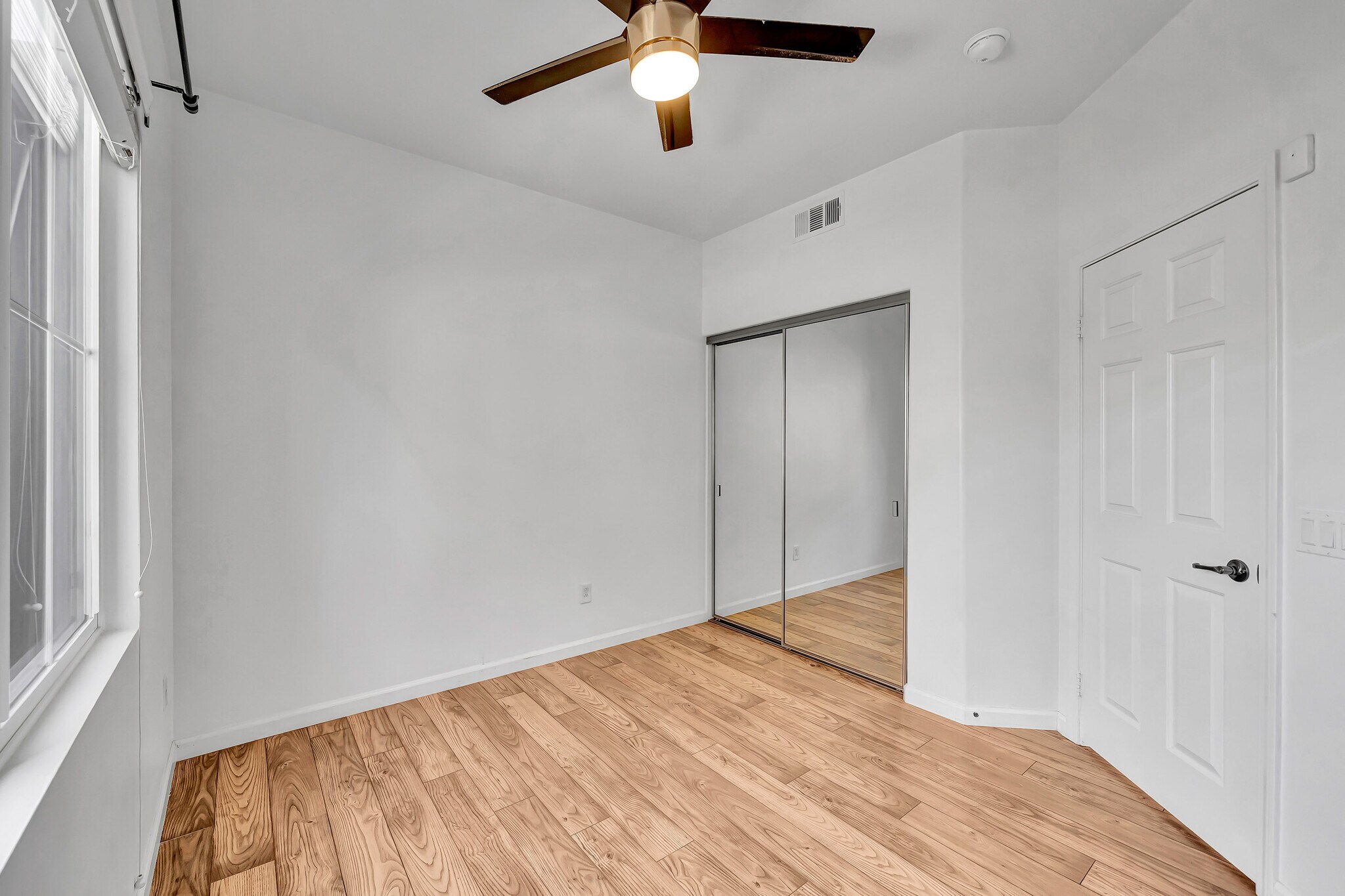 Building Photo - 23904 Calle del Sol Dr